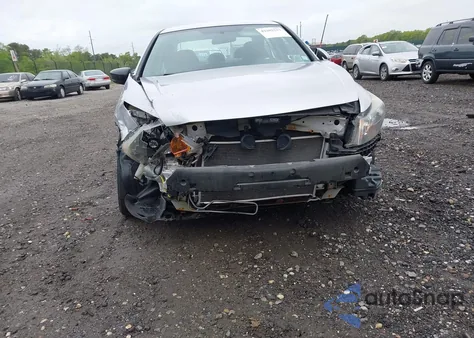 2011 Honda Accord 2.4 Lx z USA, uszkodzony, nr VIN 1HGCP2F38BA037222